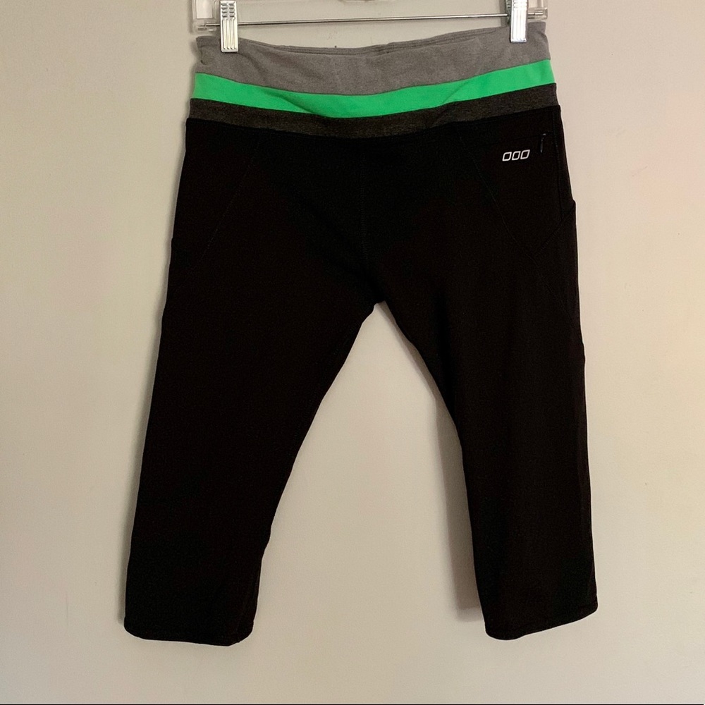 LORNA JANE Capris
